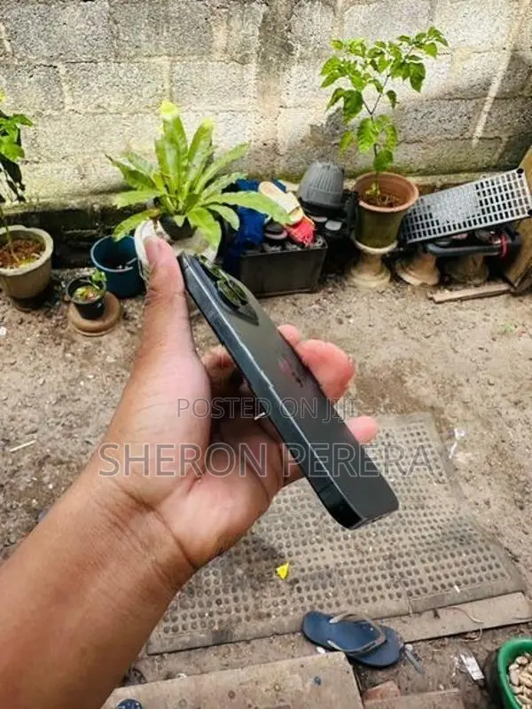 Apple iPhone 15 Pro (Used)