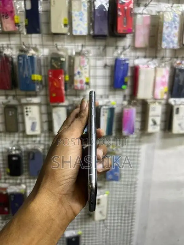 Apple iPhone X 256GB (Used)