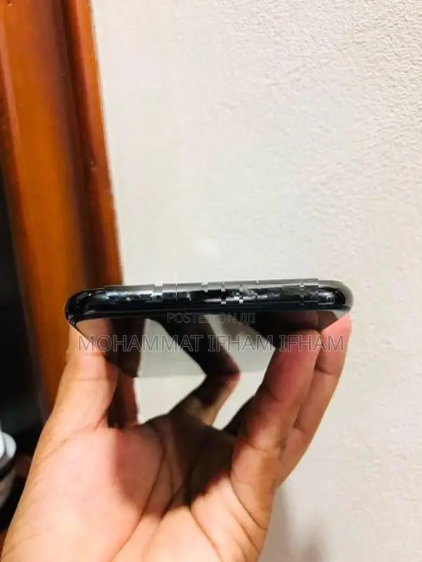 Apple iPhone 11 Pro 256GB (Used)