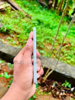 Apple iPhone 8 (Used)