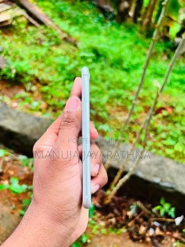 Apple iPhone 8 (Used)