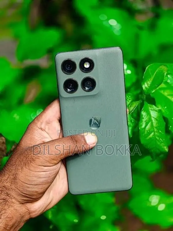 Moto Edge 60 Pro (Used)