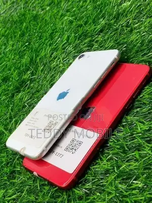 Apple iPhone SE 2 128GB (Used)