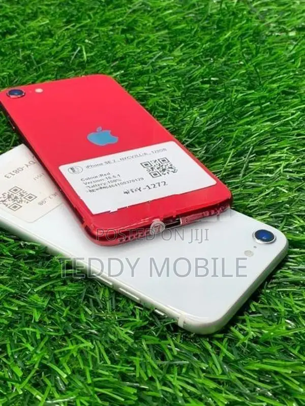 Apple iPhone SE 2 128GB (Used)