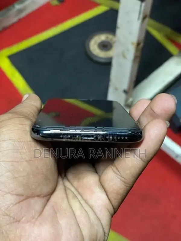Apple iPhone 11 Pro space gry color (Used)