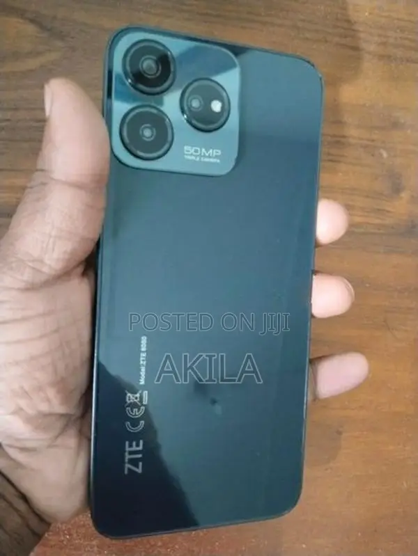 ZTE Blade V50 256GB (Used)