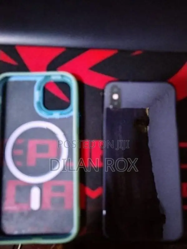 Apple iPhone X (Used)