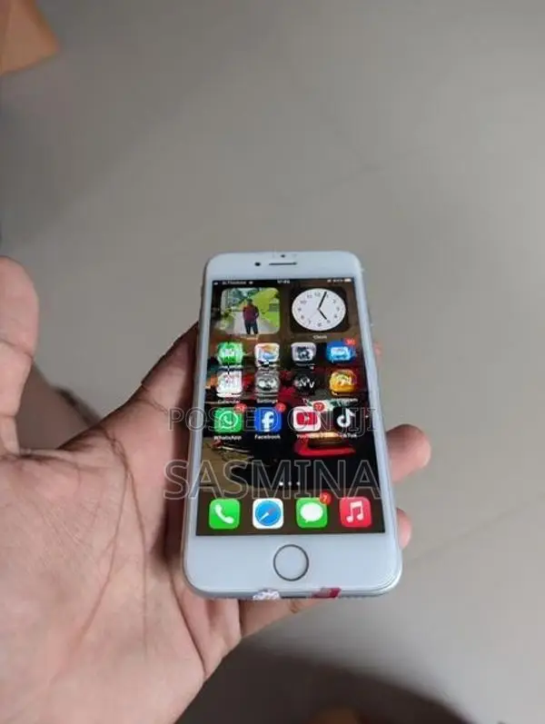 Apple iPhone 8 (Used)
