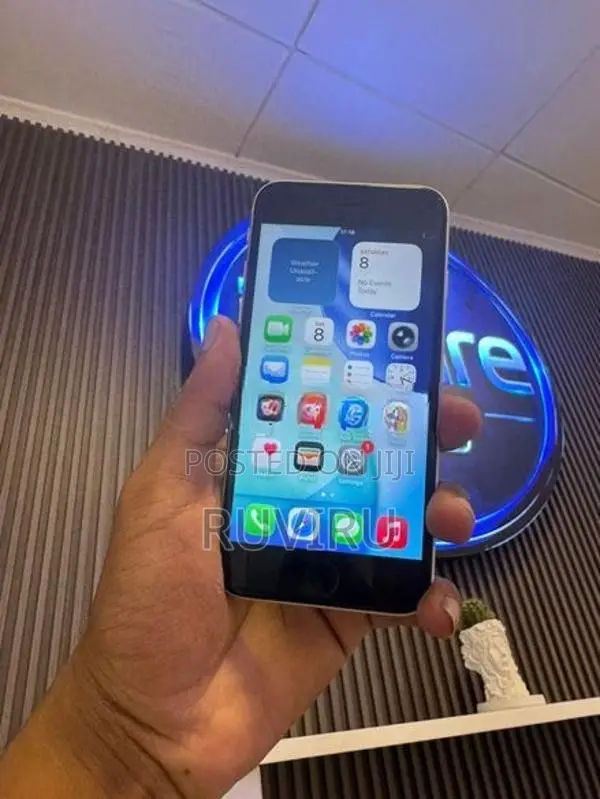 Apple iPhone SE 2 (Used)