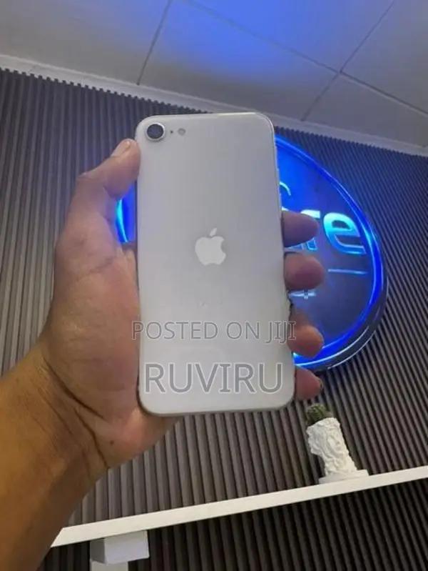 Apple iPhone SE 2 (Used)