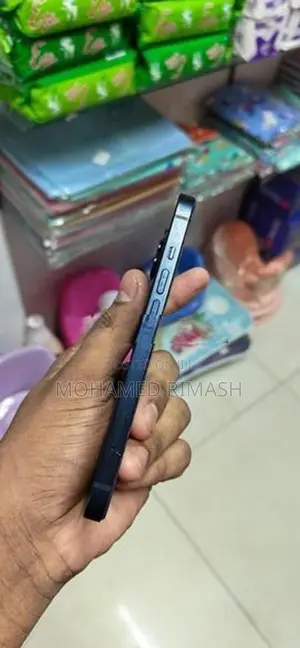 Apple iPhone 13 (Used)