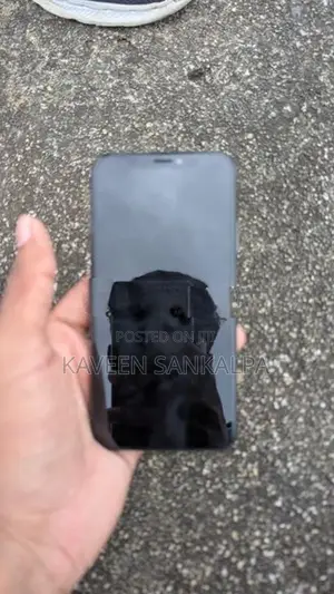 Apple iPhone X (Used)