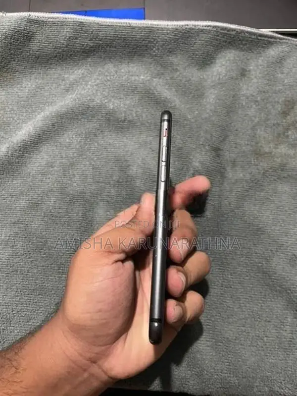 Apple iPhone 8 (Used)