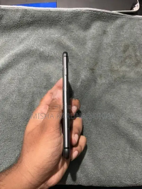 Apple iPhone 8 (Used)