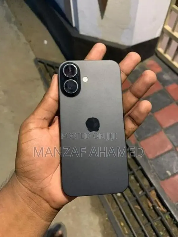 Apple iPhone 16 (Used)