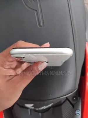 Apple iPhone 11 (Used)