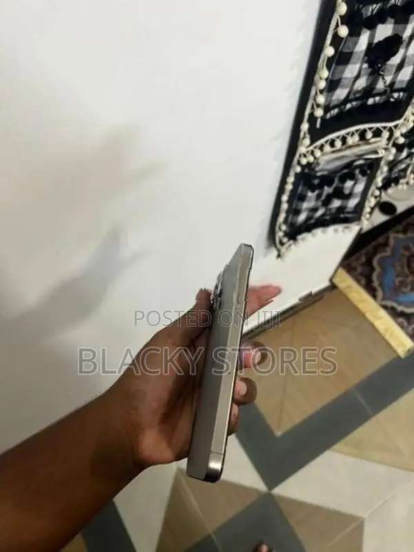 Apple iPhone 15 Pro Max (Used)