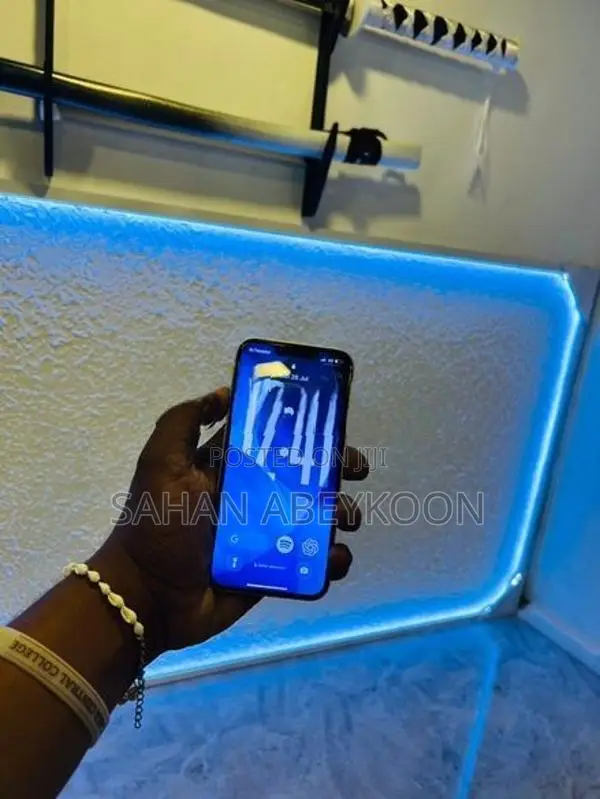 Apple iPhone 13 (Used)