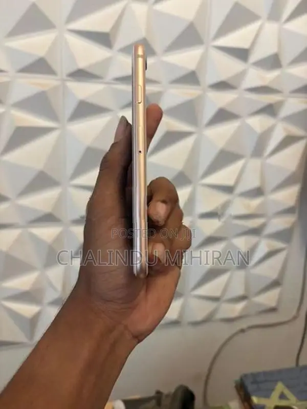 Apple iPhone 8 64gb (Used)