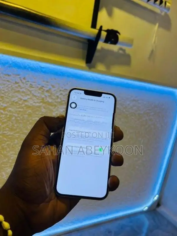 Apple iPhone 13 (Used)