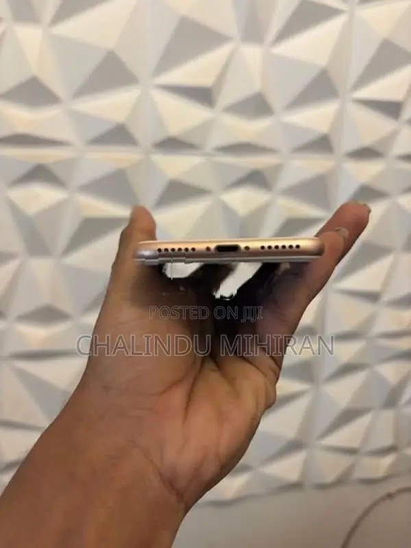 Apple iPhone 8 64gb (Used)
