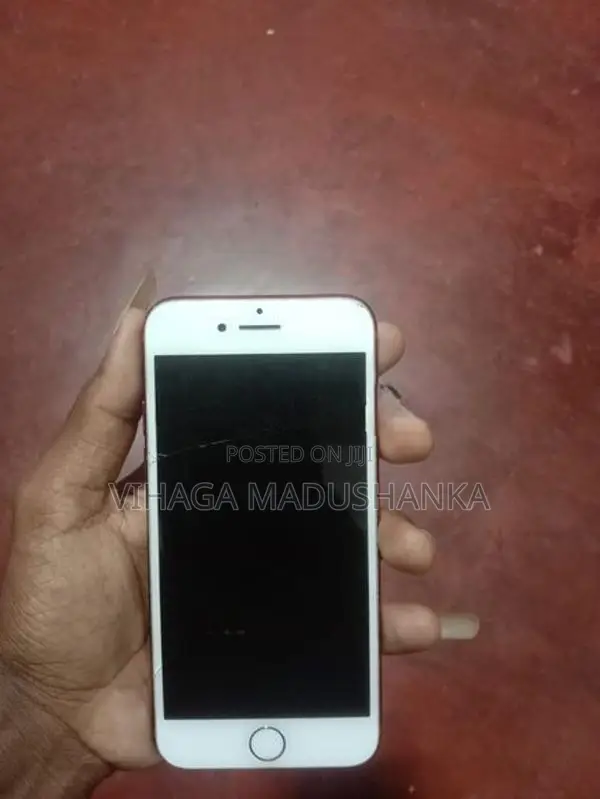Apple iPhone 7 (Used)