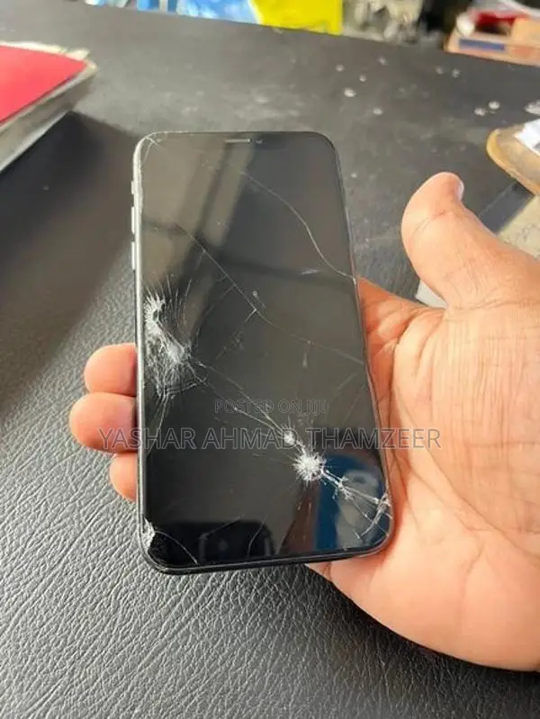 Apple iPhone XS (Used)
