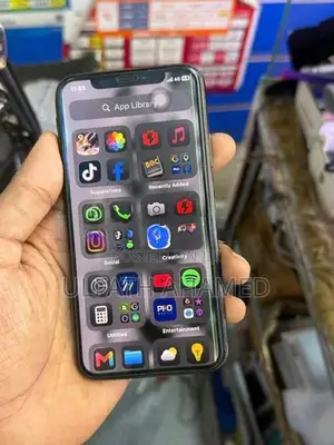 Apple iPhone XS (Used)