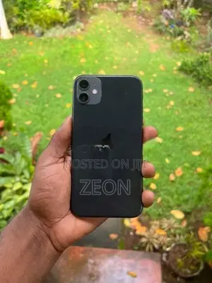 Apple iPhone 11 (Used)