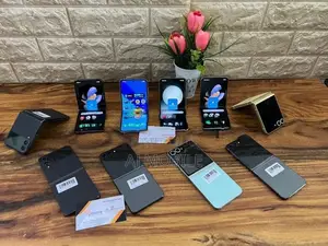 Samsung Galaxy Z Flip 5 12GB / 512GB (Used)