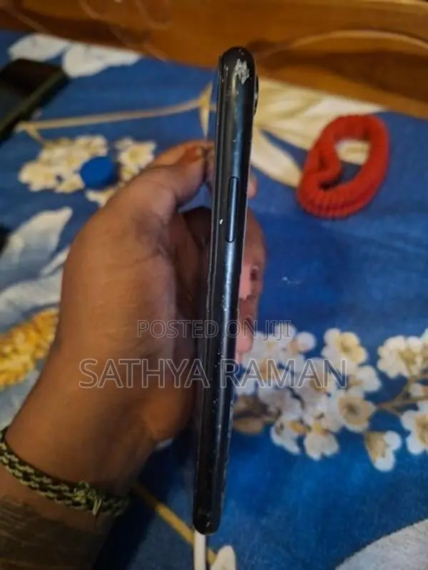 Apple iPhone XR (Used)