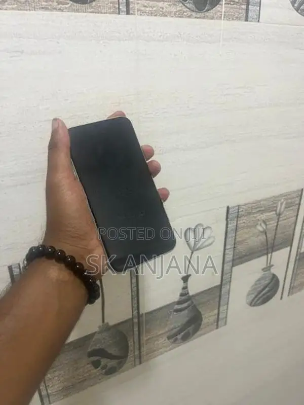 Apple iPhone 11 (Used)