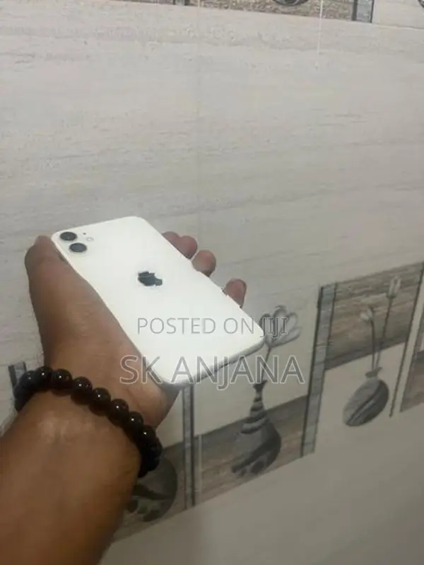 Apple iPhone 11 (Used)