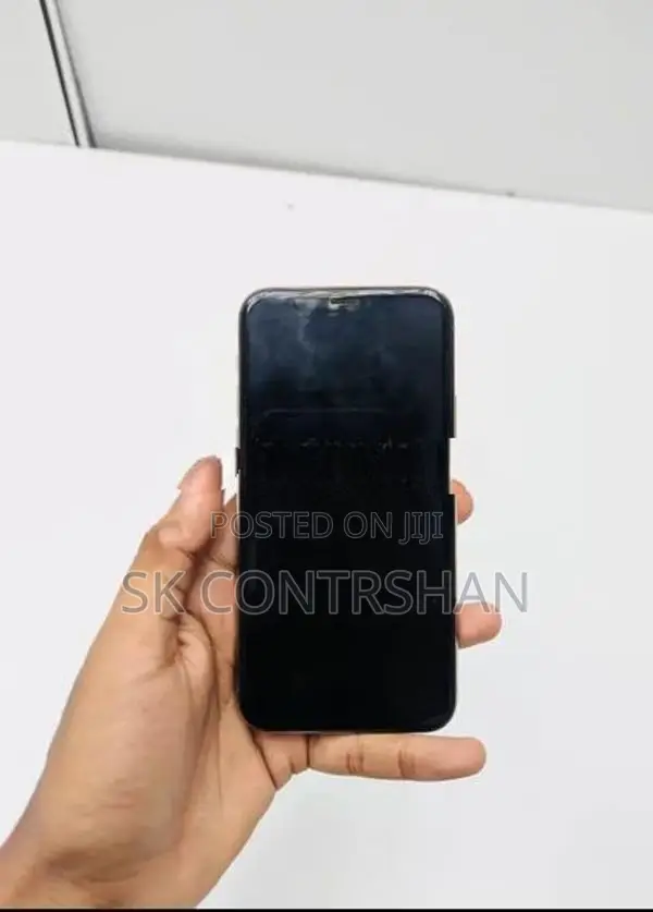 Apple iPhone 11 Pro Max (Used)