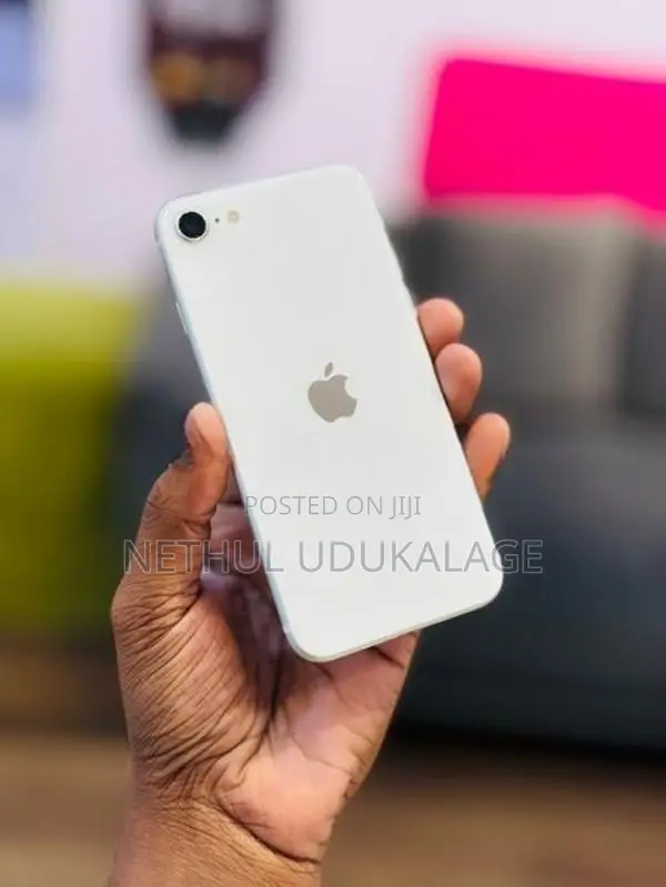 Apple iPhone SE 2 128GB (Used)