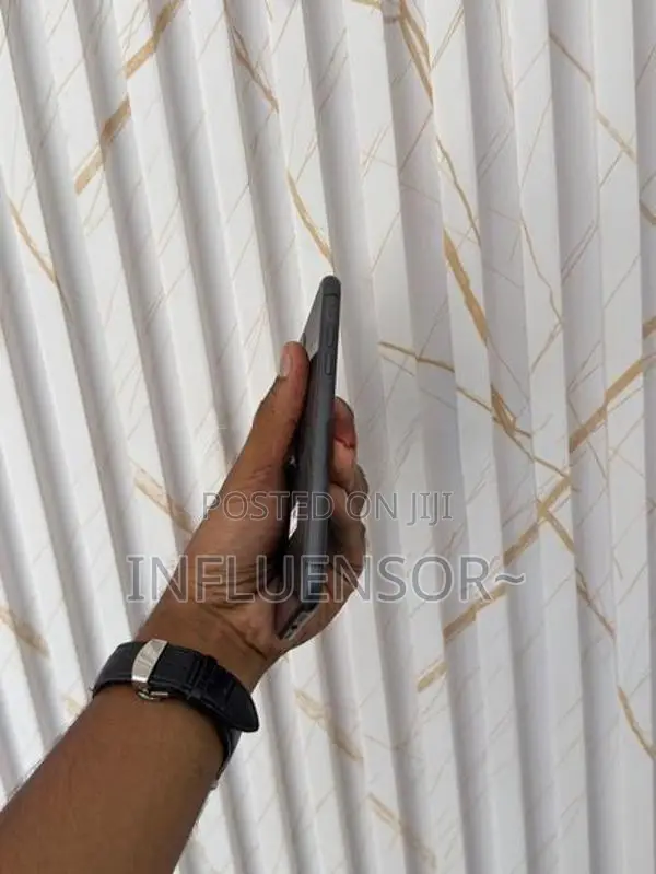 Apple iPhone 11 128GB (Used)