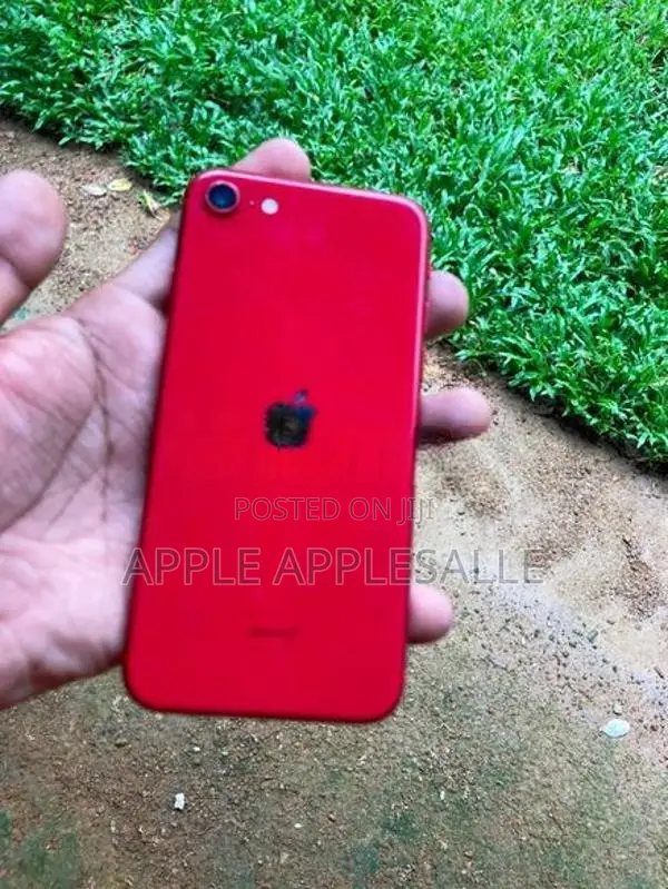 Apple iPhone SE 2 (Used)