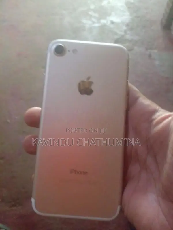 Apple iPhone 7 (Used)