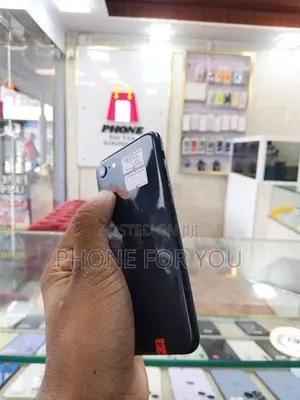 Apple iPhone SE 2 (Used)