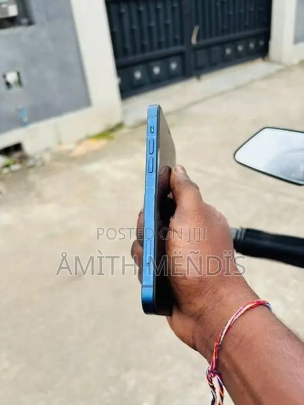 Apple iPhone 12 (Used)
