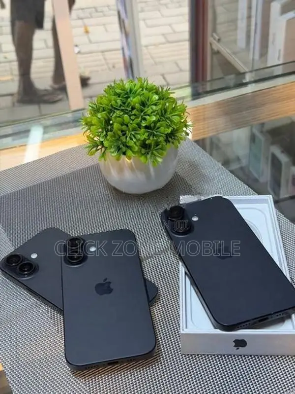 Apple iPhone 16 128GB (Used)