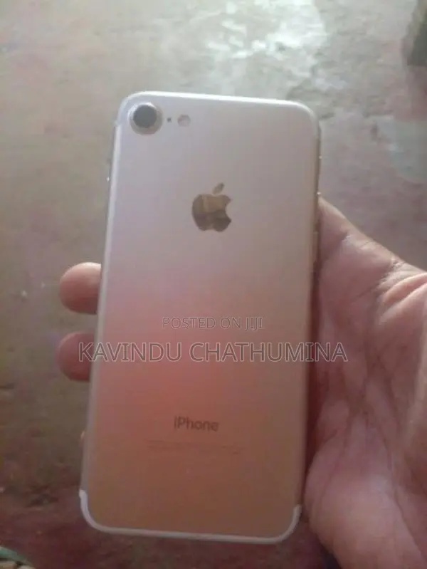 Apple iPhone 7 (Used)