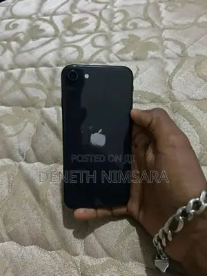 Apple iPhone SE 2 (Used)