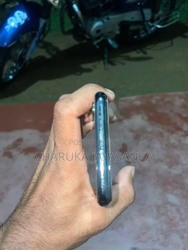 Apple iPhone X (Used)
