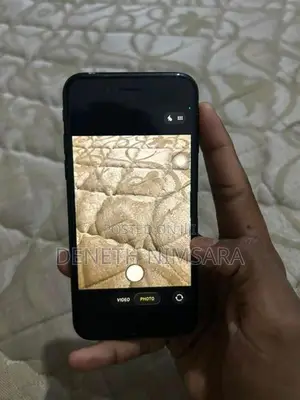 Apple iPhone SE 2 (Used)
