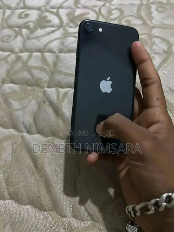 Apple iPhone SE 2 (Used)