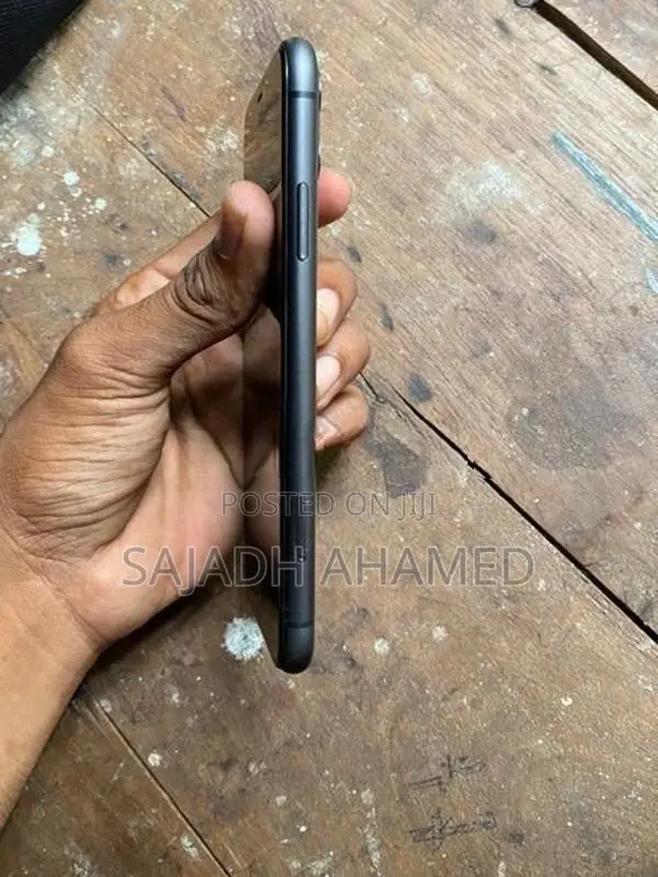 Apple iPhone 11 (Used)