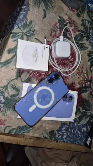 Apple iPhone 16 (Used)