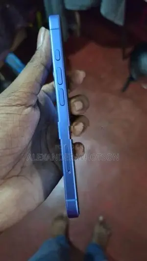 Apple iPhone 16 (Used)