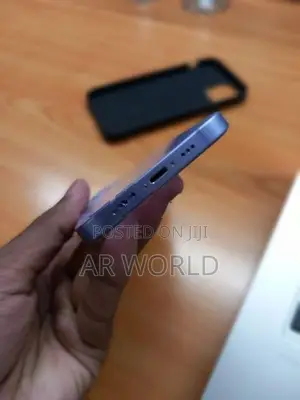 Apple iPhone 12 (Used)